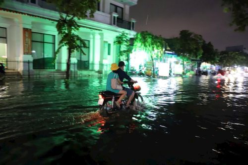TP.HCM còn 26 điểm ngập do mưa, 8 điểm ngập do triều cường.