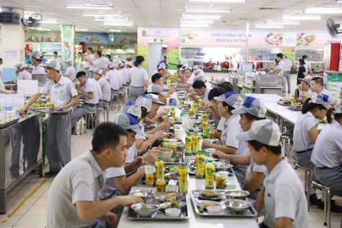 Bữa cơm công đoàn.