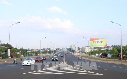 Đại lộ Đông Tây kết nối trung tâm đô thị Buôn Ma Thuột đến các vùng. Ảnh: Nguyên Dung - TTXVN