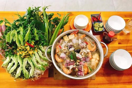 Lẩu mắm Cần Thơ.