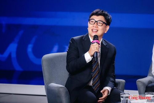 Ông Nguyễn Tấn Phong, Phó Chủ tịch Hiệp hội Thương mại điện tử Việt Nam (VECOM), Trưởng Văn phòng đại diện phía Nam, Trọng tài viên Trung tâm Trọng tài Thương mại TP. Hồ Chí Minh (TRACENT).