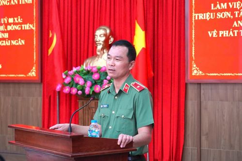 Thiếu tướng Tô Anh Dũng, Ủy viên Ban Thường vụ Tỉnh ủy, Giám đốc Công an tỉnh phát biểu tại buổi làm việc