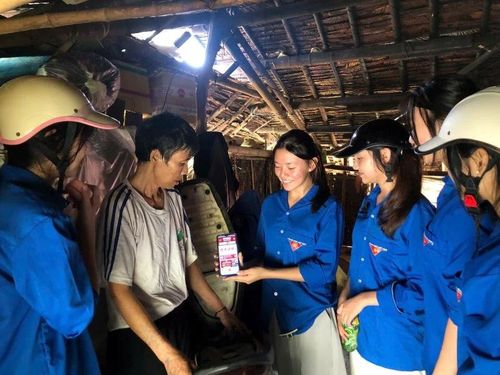 Đoàn Thanh niên xã Tân Thành thành lập 5 tổ, mỗi tổ 15 thành viên, tham gia chiến dịch “Mùa hè số cùng VNeID”. Đoàn viên thực hiện chiến dịch theo phương châm “cầm tay chỉ việc”, “đi từng ngõ, gõ từng nhà, hướng dẫn từng người”; ưu tiên hỗ trợ người cao tuổi, người khuyết tật, và các nhóm còn hạn chế về kỹ năng số.