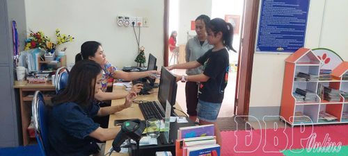 Sau khi đọc xong tại Thư viện, các em còn mượn về.