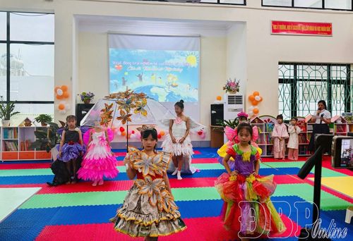 Mùa hè năm nay, Thư viện tỉnh tổ chức thêm nhiều hoạt động bổ ích, lý thú, cuốn hút các em nhỏ tới đọc sách tham gia.