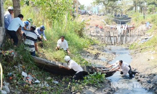 Những tuyến kênh trong vùng ngọt hóa Gò Công khô cạn vào mùa hạn, mặn năm 2020.