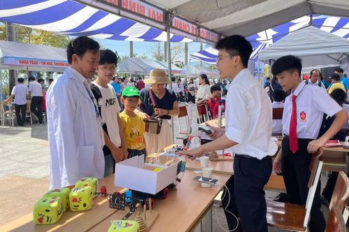 Học sinh, sinh viên có thêm nhiều trải nghiệm khoa học qua Ngày hội Toán học mở Gia Lai (MOD Gia Lai 2026) tại Trường Đại học Quy Nhơn. Ảnh: Hồ Điểm