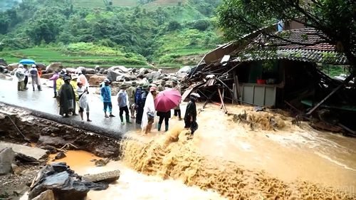 Ngập úng thường xảy ra tại các điểm trũng thấp, các ngầm tràn.
