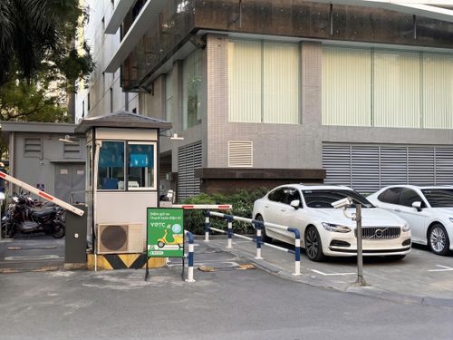 Triển khai thu phí điện tử tại các bến xe, bãi đỗ xe giúp kiểm soát doanh thu, loại bỏ các tiêu cực trong quá trình thu phí thủ công.