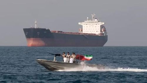 Việc Iran phong tỏa eo biển Hormuz cũng làm ảnh hưởng tới hoạt động kinh tế của Pakistan