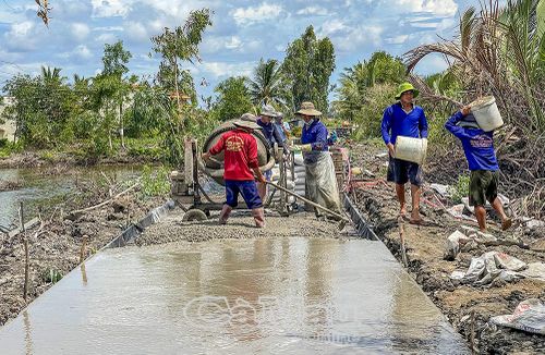 Từ nguồn lực tập trung sau hợp nhất, nhiều công trình giao thông nông thôn được đầu tư xây dựng, góp phần nâng cao chất lượng cuộc sống người dân.