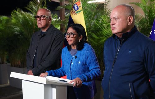 Tổng thống lâm thời Delcy Elóina Rodríguez Gómez phát biểu về trận động đất. Ảnh: Văn phòng Tổng thống Venezuela