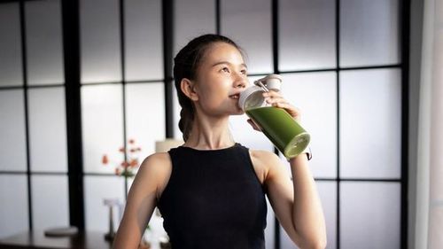 Ngoài ra, để tối ưu hiệu quả làm đẹp, nên kết hợp sử dụng rau má với chế độ ăn uống hợp lý và lối sống lành mạnh.