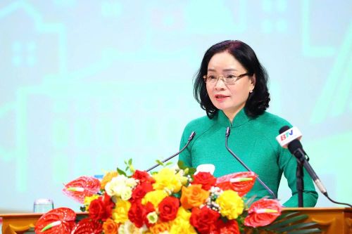 Thứ trưởng Bộ VHTTDL Trịnh Thị Thủy phát biểu