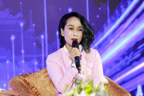 Bà Nguyễn Thu Phương, Giám đốc Chuỗi Khách sạn Vinpearl (Tập đoàn Vingroup), phát biểu tham luận tại Hội thảo