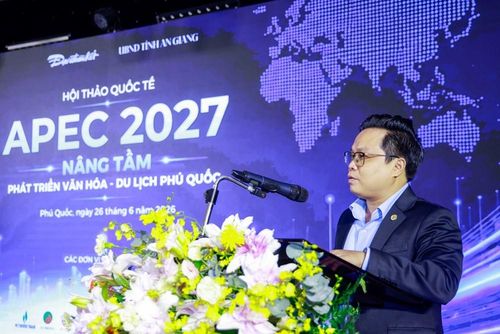 Ông Nguyễn Vũ Khắc Huy, Chủ tịch Hiệp hội Du lịch An Giang, phát biểu tại Hội thảo