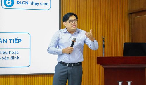 Chuyên gia chia sẻ tại chương trình