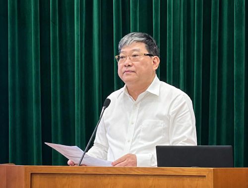 PGS-TS Nguyễn Duy Bắc (Phó Giám đốc Học viện Chính trị quốc gia Hồ Chí Minh) phát biểu tại hội thảo