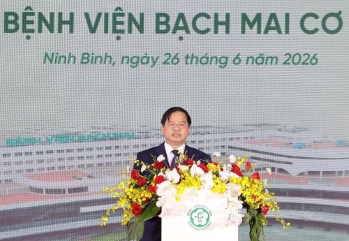 Phó Giáo sư, Tiến sĩ Đào Xuân Cơ, Giám đốc Bệnh viện Bạch Mai phát biểu tại buổi lễ.