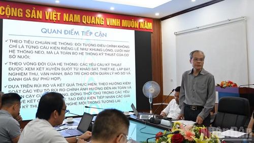 Các đại biểu tham gia góp ý cho dự thảo.