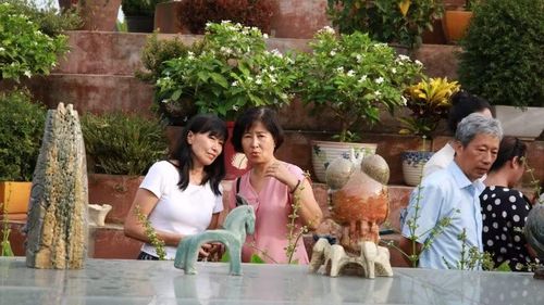 Triển lãm được trưng bày ở không gian đậm đà bản sắc văn hóa.