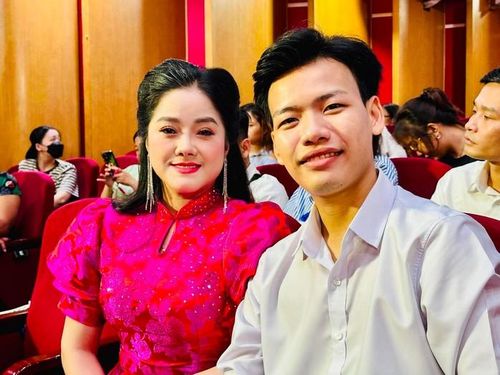 Nghệ sĩ Bích Trầm và Lê Hoàng Nghi - hai nghệ sĩ đoạt giải nhất tại Cuộc thi Tài năng diễn viên cải lương năm 2026