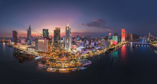  Tác phẩm "Rực sáng bên dòng sông Sài Gòn" 