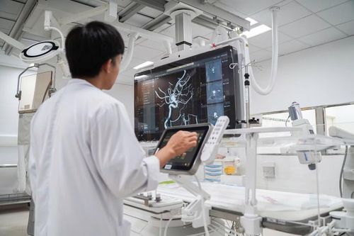 Hệ thống máy móc hiện đại tại cơ sở BV Bạch Mai tại Ninh Bình.