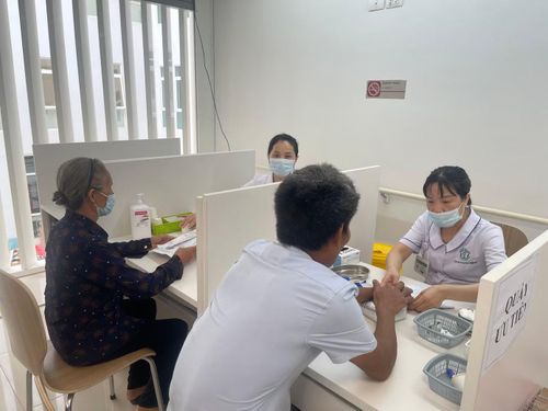 Bệnh nhân khám tại BV Bạch Mai cơ sở Ninh Bình khám bệnh trưa 26/6.
