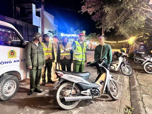 Đoàn thanh niên Công an xã Sơn Động đã thay đổi cách tuyên truyền pháp luật bằng video thực tế thu hút người xem.