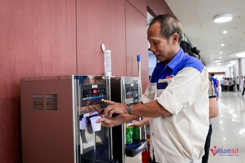 Hệ thống nước nóng lạnh miễn phí.