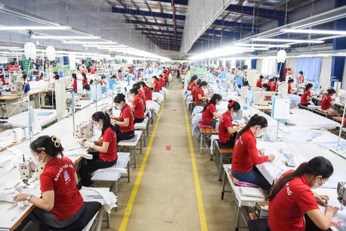 Một số DN đang thay đổi chiến lược tuyển dụng bằng môi trường làm việc đủ hấp dẫn để giữ chân NLĐ lâu dài.