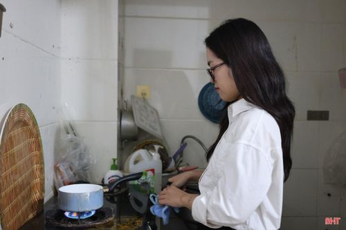Chị Phạm Thị Ngọc Diệp chia sẻ về áp lực từng có khi muốn thành công sớm để báo đáp cha mẹ.