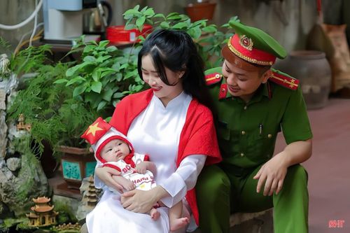 Nhiều gia đình định hướng lối sống, nếp sinh hoạt từ nhỏ để con trẻ học hỏi và noi theo.