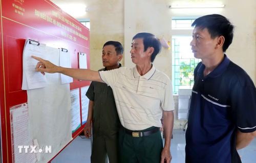 100% người dân thôn An Lợi (xã Thư Trì, tỉnh Hưng Yên) đồng thuận với chủ trương sắp xếp, tổ chức lại thôn trên địa bàn. (Ảnh: Thế Duyệt/TTXVN)