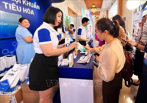 Nhiều giải pháp, sản phẩm mới trong lĩnh vực Sản - Nhi được trưng bày tại sự kiện.