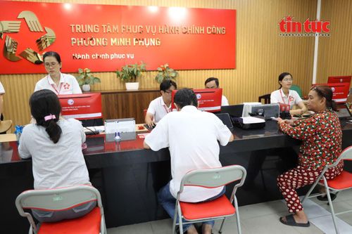 Mô hình "Hành chính số - Phục vụ số" góp phần nâng cao chất lượng phục vụ người dân tại Trung tâm Phục vụ hành chính công phường Minh Phụng.