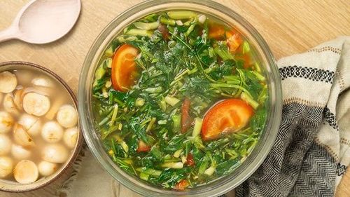 Bát canh rau rút cho ngày hè nóng nực.