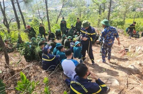 Các lực lượng chức năng nghỉ ngơi sau khi hoàn thành nhiệm vụ.
