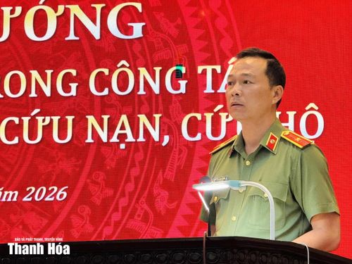 Thiếu tướng Tô Anh Dũng, Giám đốc Công an tỉnh phát biểu tại hội nghị.