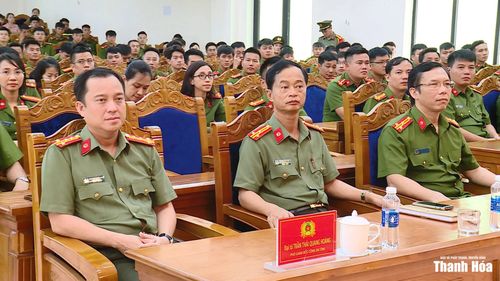 Các đại biểu tham dự hội nghị