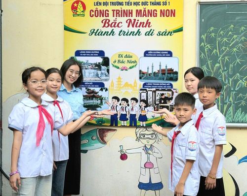  Chi đoàn giáo viên Trường Tiểu học Đức Thắng số 1 thực hiện công trình măng non “Bắc Ninh - Hành trình di sản”. 