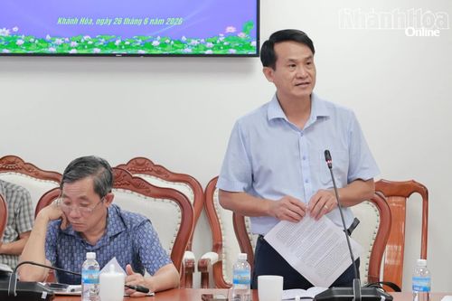 Đơn vị chủ rừng báo cáo tại cuộc họp.