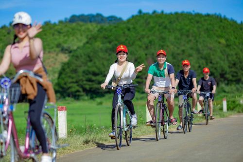 Việc liên kết du lịch giữa đại ngàn - ngàn hoa - biển xanh đã hình thành nhưng chưa thực sự kết nối sâu