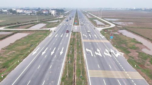 Tuyến đường Nam Định- Lạc Quần- Đường bộ ven biển hoàn thành đưa vào khai thác sử dụng mở rộng dư địa phát triển cho khu vực các xã ven biển. ảnh Anh Tuấn