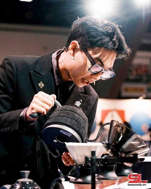 Trần Đức Thắng mang hương vị cà phê Arabica Sơn La chinh phục sân khấu World Brewers Cup 2026. Ảnh: TH