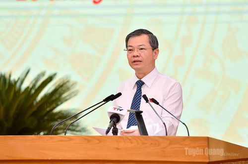 Đồng chí Nguyễn Văn Sơn, Chủ tịch HĐND tỉnh phát biểu bế mạc kỳ họp.