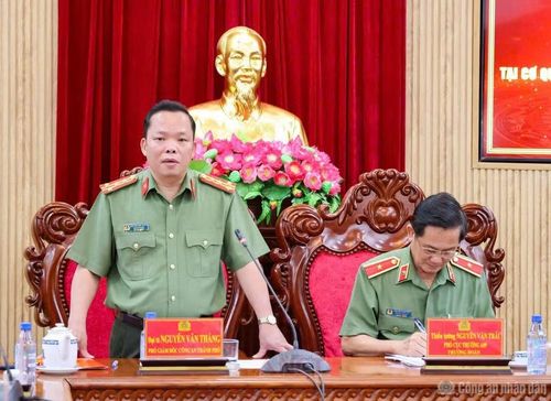 Đại tá Nguyễn Văn Thắng, Phó Giám đốc CATP Cần Thơ phát biểu tại Hội nghị công bố quyết định kiểm tra việc chấp hành pháp luật, nghiệp vụ tại Cơ quan ANĐT CATP Cần Thơ của Cục ANĐT Bộ Công an.