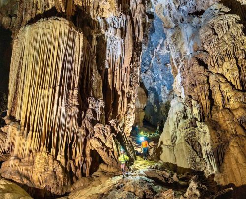 Vẻ đẹp lộng lẫy trong hang Thắng ở Vườn Quốc gia Phong Nha - Kẻ Bàng.