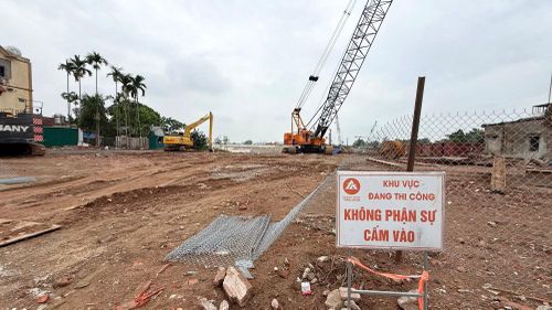 Biển cảnh báo khu vực công trường đang thi công.